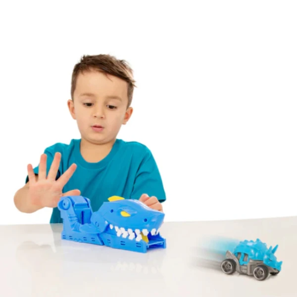 Transportor de mașini „Gura rechinului”