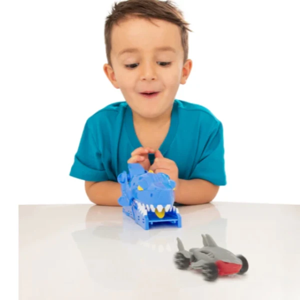 Transportor de mașini „Gura rechinului”